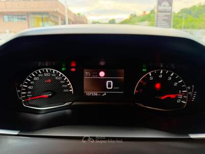 Peugeot 2008 PEUGEOT 2008 BlueHDi 110 ALLURE Grigio usata Teramo