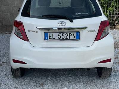 Toyota Yaris buono stato Bianco usata PISA