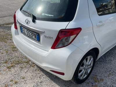 Toyota Yaris buono stato Bianco usata PISA