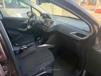 Peugeot 2008 Peugeot 2008 1.6 e-HDi 92 cv Marrone usata Termoli
