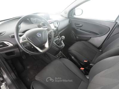 Lancia Ypsilon Ypsilon 1.2 69 CV 5 porte GPL Ecochic Gold Grigio usata Parma