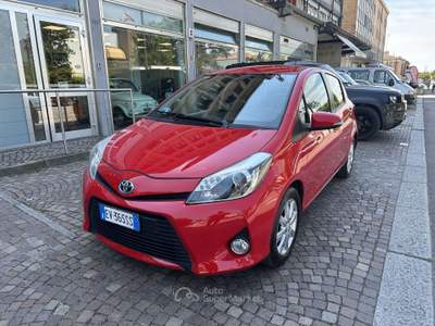Toyota Yaris Yaris 5p 1.5h Lounge Hybrid Rosso usata Ferrara