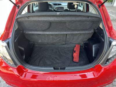 Toyota Yaris Yaris 5p 1.5h Lounge Hybrid Rosso usata Ferrara