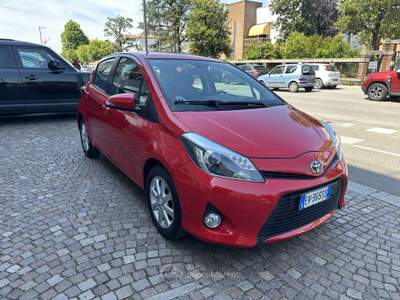 Toyota Yaris Yaris 5p 1.5h Lounge Hybrid Rosso usata Ferrara