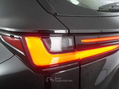 Lexus NX NX Hybrid 4WD Business Nero usata Parma