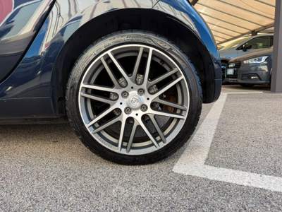 Smart ForTwo Smart ForTwo BRABUS 0.9 Turbo twinamic XCLUSIVE JBL SOUND Blu/Azzurro usata Aprilia
