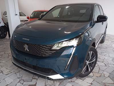Peugeot 3008 1.2 PureTech Turbo 130CV Allure Pack Blu/Azzurro usata Giugliano in Campania