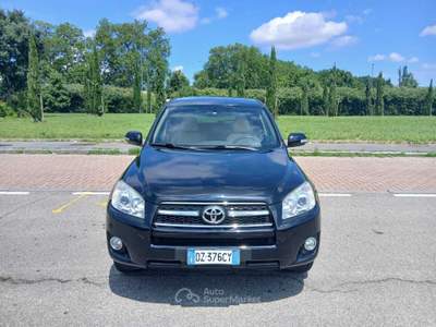 Toyota RAV4 4X4 Nero usata Massa