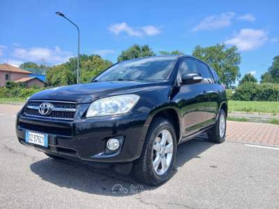 Toyota RAV4 4X4 Nero usata Massa