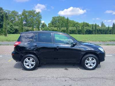 Toyota RAV4 4X4 Nero usata Massa