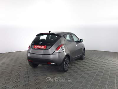 Lancia Ypsilon Ypsilon 1.0 FireFly 5 porte S&S Hybrid Silver Grigio usata Parma