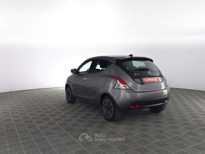 Lancia Ypsilon Ypsilon 1.0 FireFly 5 porte S&S Hybrid Silver Grigio usata Parma