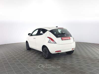 Lancia Ypsilon Ypsilon 1.0 FireFly 5 porte S&S Hybrid Gold Bianco usata Parma