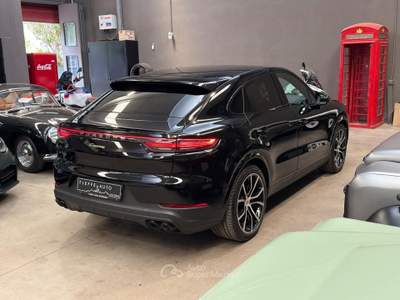 Porsche Cayenne Coupé 3.0 V6 E-Hybrid Nero usata Bologna