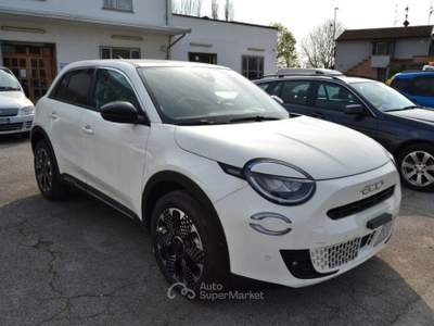Fiat 600 1.2 Hybrid 110CV DCT MHEV La Prima KM ZERO Bianco usata COMACCHIO