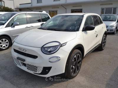 Fiat 600 1.2 Hybrid 110CV DCT MHEV La Prima KM ZERO Bianco usata COMACCHIO