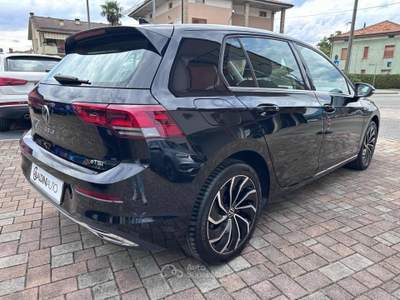 Volkswagen Golf 1.5 eTSI 130cv. EVO ACT DSG Style Nero usata Torre de' Roveri