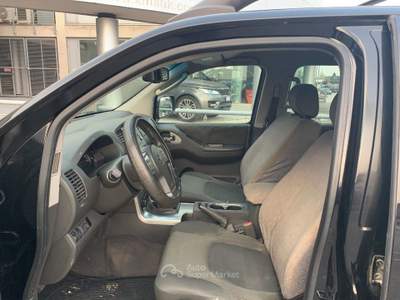 Nissan Navara 2.5 dCi 190CV 4 porte Double Cab LE Nero usata San Vendemiano