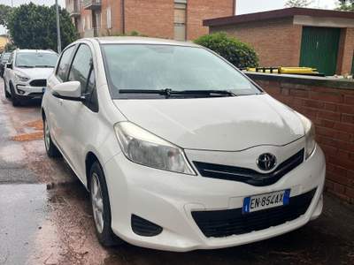 Toyota Yaris Tenuta bene, non fumatore usata Rosignano Solvay