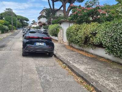 Toyota C-HR Stupenda alla guida Blu/Azzurro usata Sabaudia