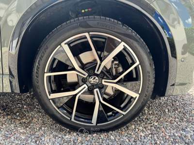 Volkswagen Tiguan 2.0 TDI 150 CV DSG R-Line Verde usata Castiglione Olona