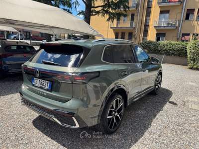 Volkswagen Tiguan 2.0 TDI 150 CV DSG R-Line Verde usata Castiglione Olona