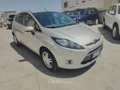 Ford Fiesta adatta a neopatentati Argento usata Ceglie Messapica