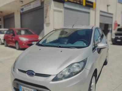 Ford Fiesta adatta a neopatentati Argento usata Ceglie Messapica Ford Fiesta adatta a neopatentati Argento usata Ceglie Messapica