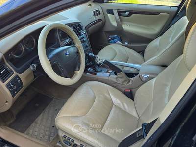 Volvo V70/XC70 Summum Nero usata Valmontone