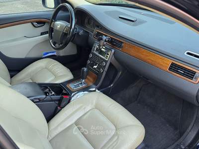 Volvo V70 Summum usata Valmontone