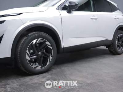 Nissan Qashqai qashqai 1.3 mhev n-connecta 2wd 158cv xtronic Bianco usata Barzago