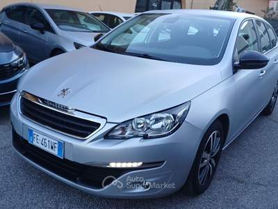 Peugeot 308 S&S SW Business Grigio usata Massafra
