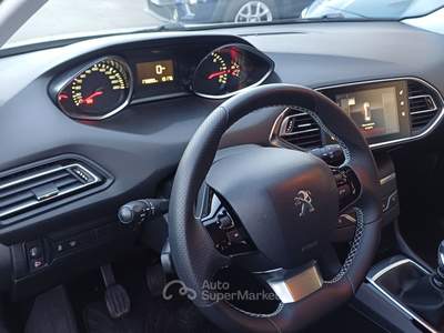 Peugeot 308 S&S SW Business Grigio usata Massafra