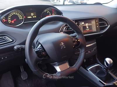 Peugeot 308 S&S SW Business Grigio usata Massafra