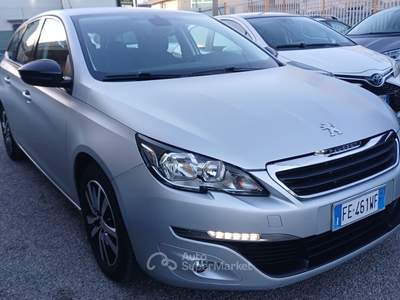 Peugeot 308 S&S SW Business Grigio usata Massafra