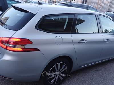 Peugeot 308 S&S SW Business Grigio usata Massafra