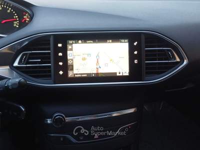 Peugeot 308 S&S SW Business Grigio usata Massafra