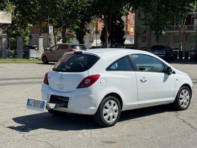 Opel Corsa OPEL CORSA 1.2 BENZINA B-COLOR 3 PORTE – ANNO 2011 usata Beinasco