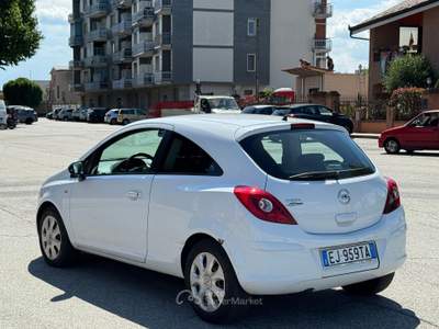 Opel Corsa OPEL CORSA 1.2 BENZINA B-COLOR 3 PORTE – ANNO 2011 usata Beinasco