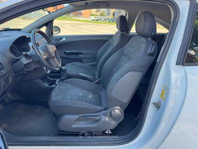 Opel Corsa OPEL CORSA 1.2 BENZINA B-COLOR 3 PORTE – ANNO 2011 usata Beinasco