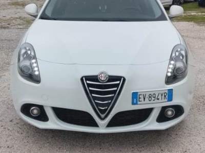 Alfa Romeo Giulietta 1.6 JTDm-2 105 CV Exclusive Bianco usata Forlimpopoli