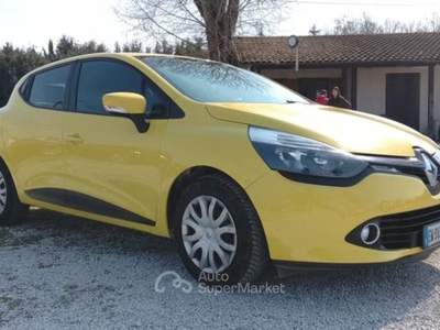 Renault Clio 1.2 75CV 5 porte Costume National Giallo usata Forlimpopoli