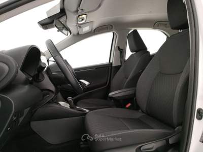 Toyota Yaris 1.5 Hybrid 5 porte Business Automatica Bianco usata Barletta