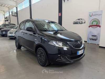 Lancia Ypsilon 5 porte Posti S&S Hybrid Ecochic Gold Nero usata Poviglio