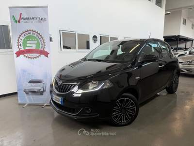 Lancia Ypsilon 5 porte Posti S&S Hybrid Ecochic Gold Nero usata Poviglio