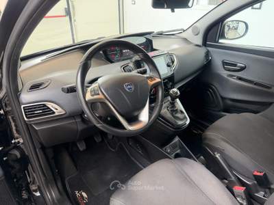 Lancia Ypsilon 5 porte Posti S&S Hybrid Ecochic Gold Nero usata Poviglio