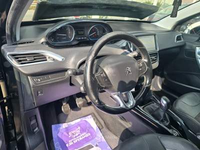 Peugeot 2008 BlueHDi 100cv Allure Nero usata Qualiano