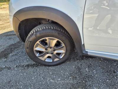 Dacia Duster Dacia Duster 2 serie 1.6 105cv GPL Lauréate 2015 Bianco usata Sarzana