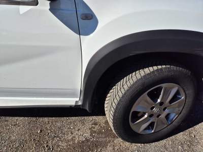 Dacia Duster Dacia Duster 2 serie 1.6 105cv GPL Lauréate 2015 Bianco usata Sarzana