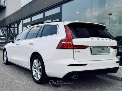 Volvo V60 B4 (d) Geartronic Momentum  SENZA VINCOLI Bianco usata Santa Maria di Sala